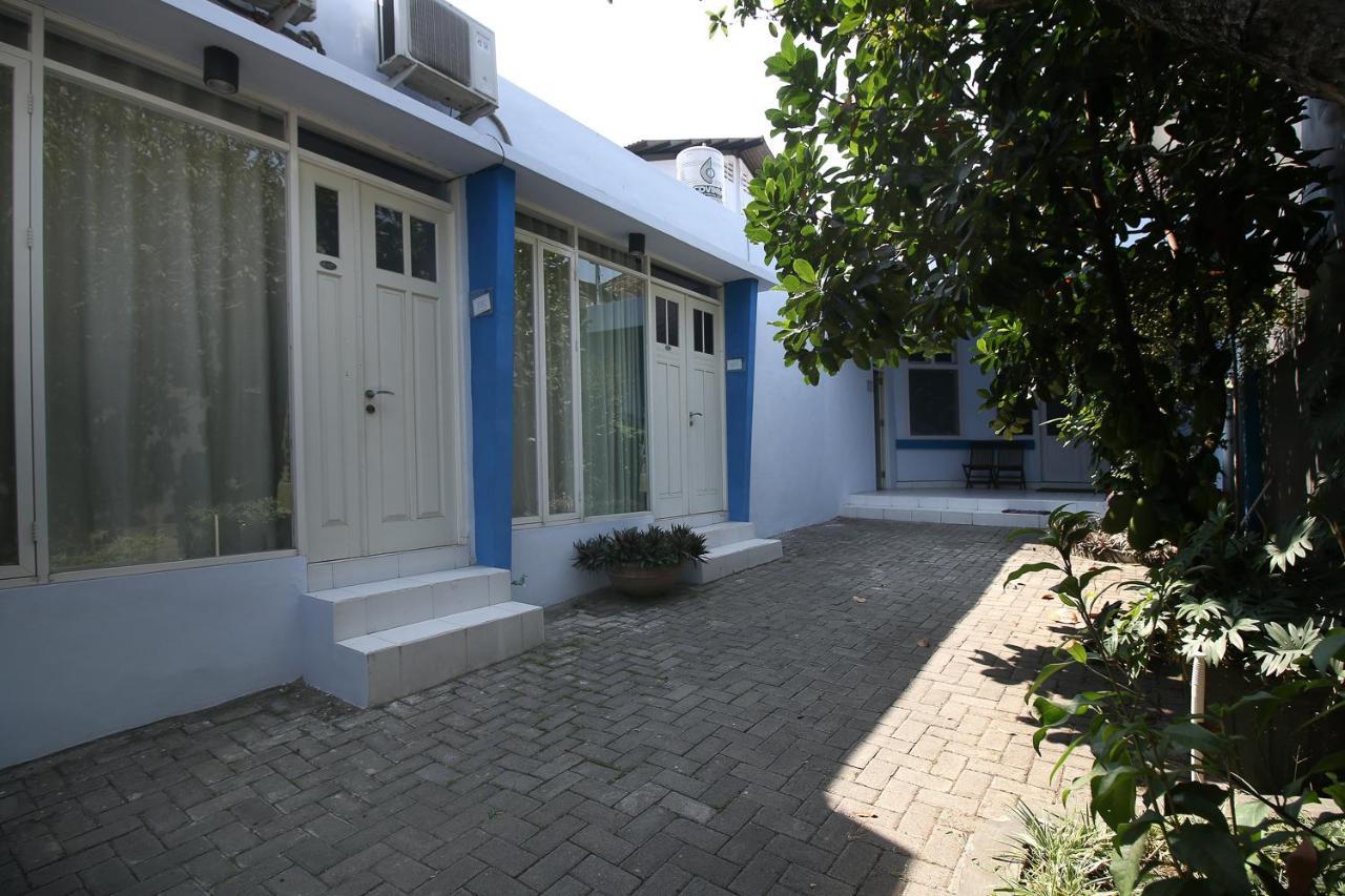 Hotel RedDoorz Near Stasiun Lawang Exterior foto